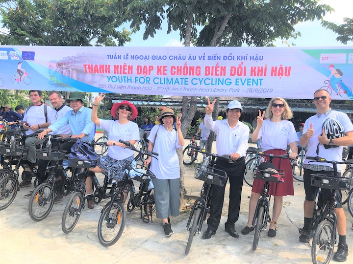 Sự[-]kiện[-]đạp[-]xe[-]“Thanh[-]niên[-]hành[-]động[-]chống[-]biến[-]đổi[-]khí[-]hậu”